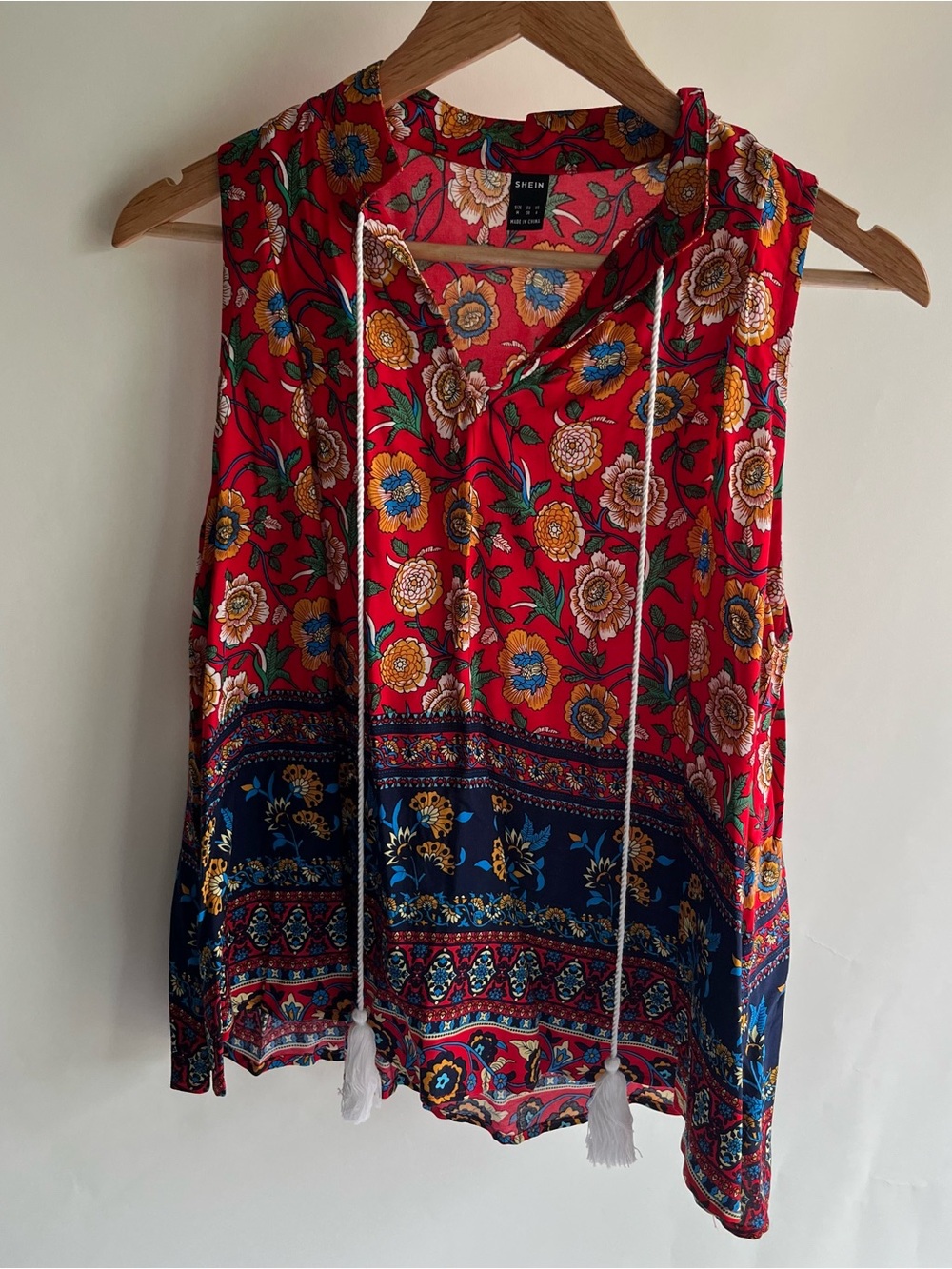 SHEIN Sleeveless Blouse Tank Tassel Floral Red Sz Med Women’s EUC Shirt